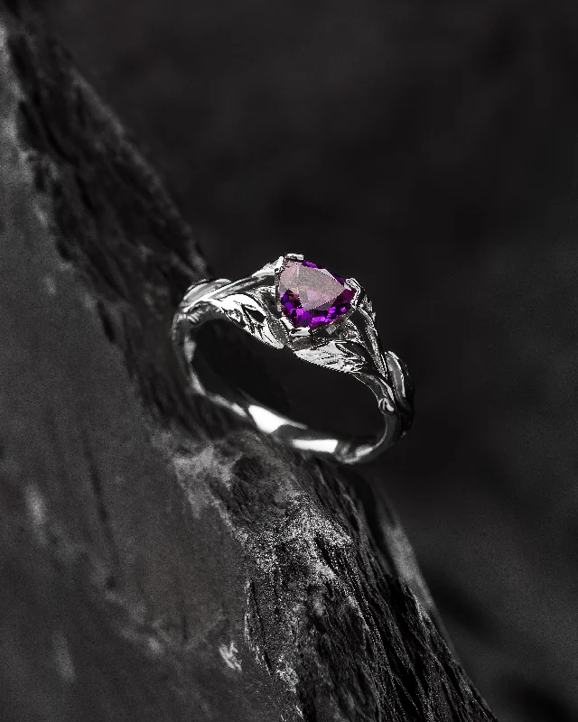 Alternative engagement ring with trillion cut amethyst / Clematis