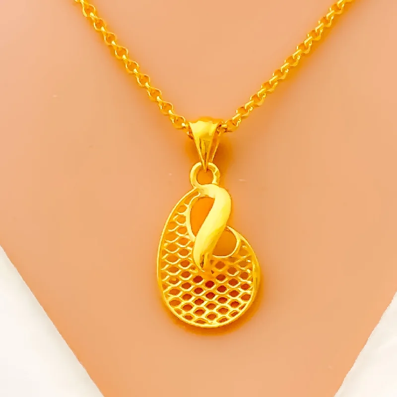 custom necklaces for women-Upscale Vibrant 22k Gold Necklace