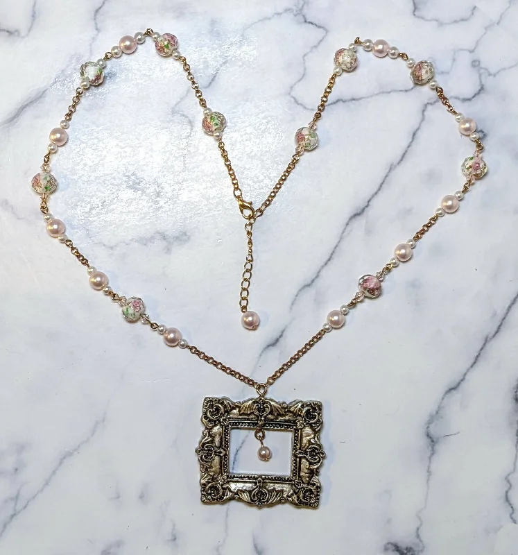 statement necklaces for women-Square Frame Necklace