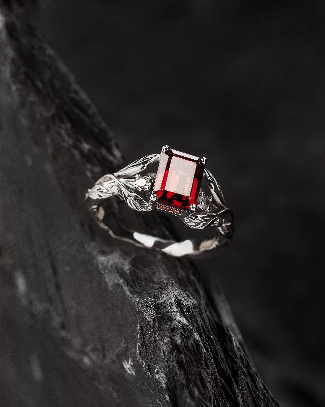 Gorgeous garnet engagement ring, gold leaves ring with diamonds / Clematis