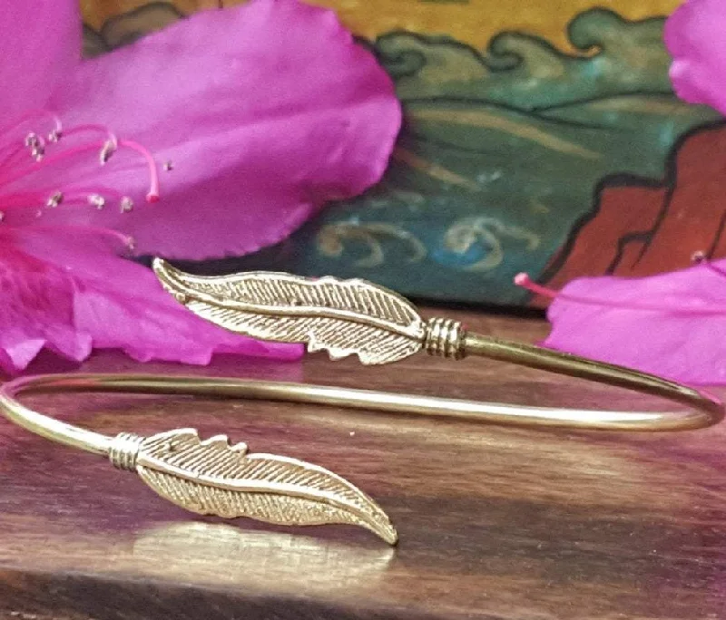 minimalist bangle bracelets for women-Simple Gold Feather Bangle Bracelet