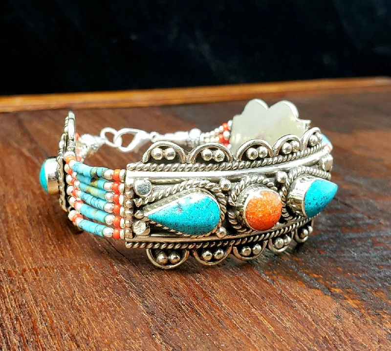 trendy bangles with gemstones for women-Himalayan Beaded Bracelet