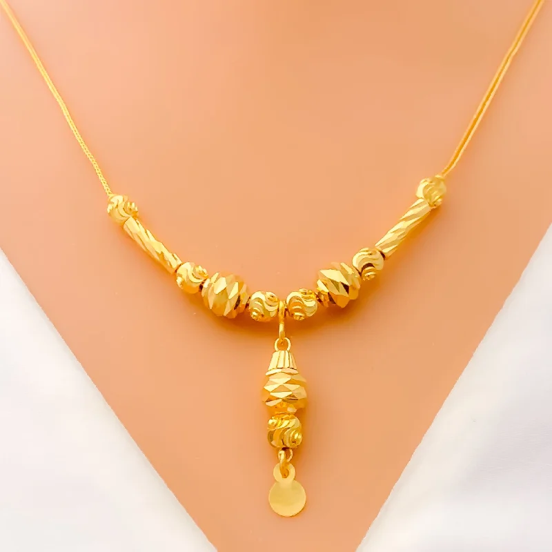 romantic gift necklaces for women-Graceful Ornate 21k Gold Necklace