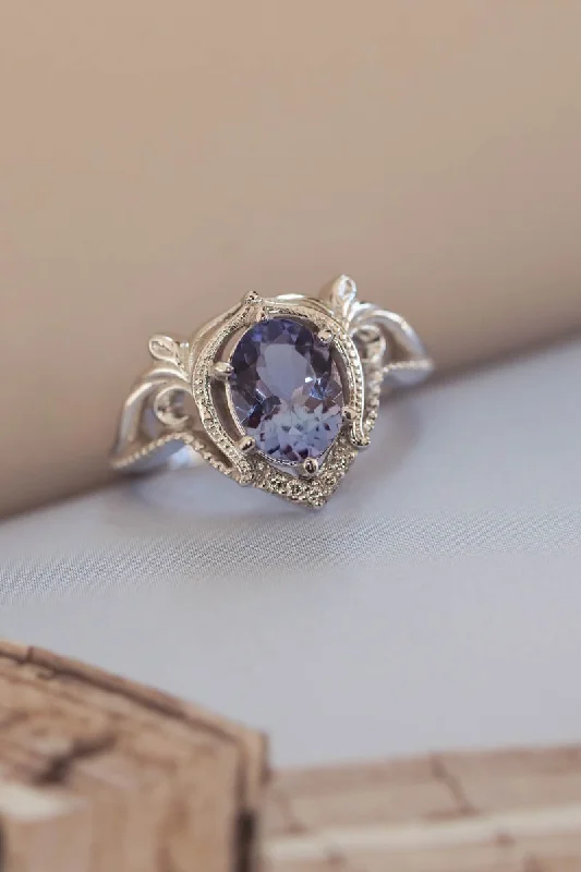 Lavender tanzanite and diamonds engagement ring / Lida oval