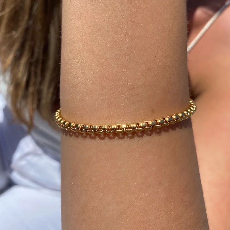 exclusive gold bracelets for women-Rounded Box Chain Bracelet